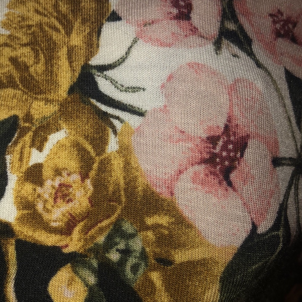 Beautiful Top! From Buckle! - Picture 4 of 5